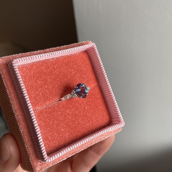 ALEXANDRITE RING - Picture 2 of 3